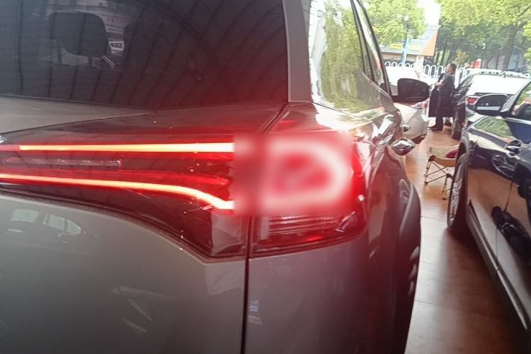 Used Toyota RAV4 2019 2.0L CVT Two-Wheel Drive Fashion X Limited Edition China VI Standard Right Rear Taillight