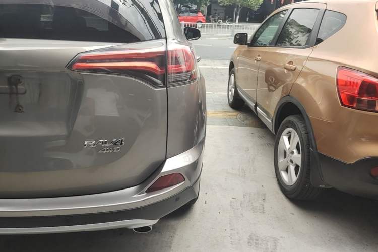 Used Toyota RAV4 2019 2.0L CVT 4x4 New Edition China VI Standard Right Rear Taillight