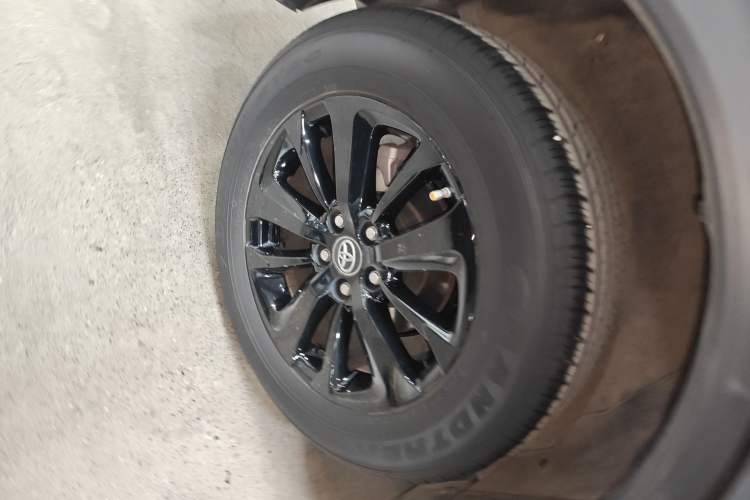 Used Toyota RAV4 2019 2.0L CVT Two-Wheel Drive Fashion X Limited Edition China VI Standard Right Rear Wheel Hub