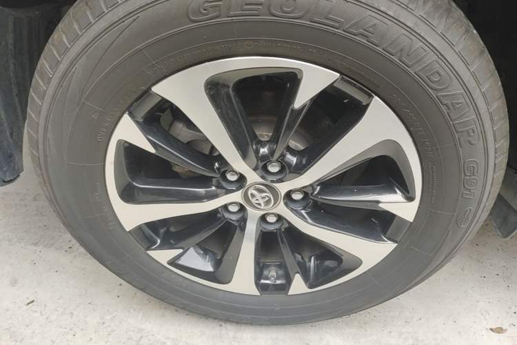 Used Toyota RAV4 2019 2.0L CVT 4x4 New Edition China VI Standard Right Rear Wheel Hub