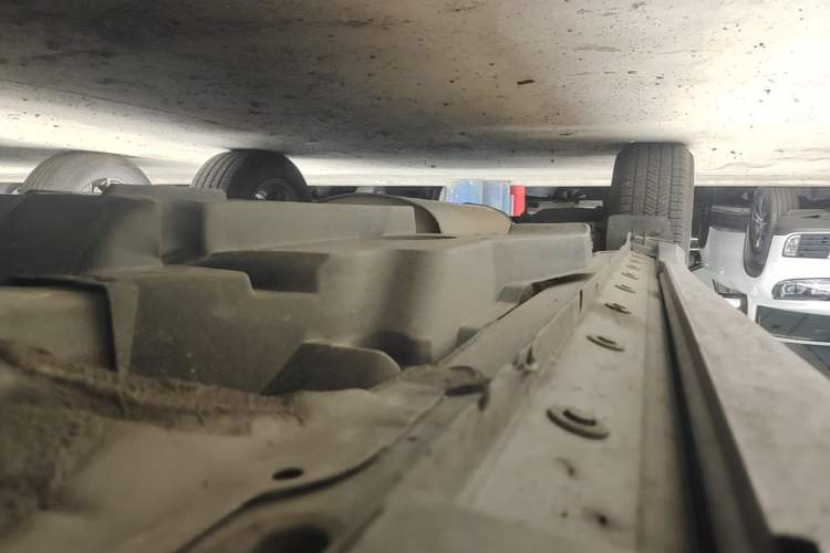 Used Toyota RAV4 2019 2.0L CVT 4x4 New Edition China VI Standard Right Side Sill