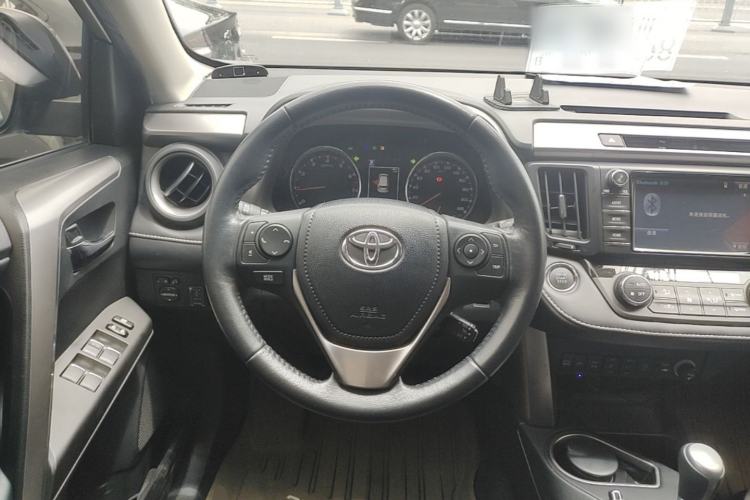 Used Toyota RAV4 2019 2.0L CVT 4x4 New Edition China VI Standard Steering Wheel