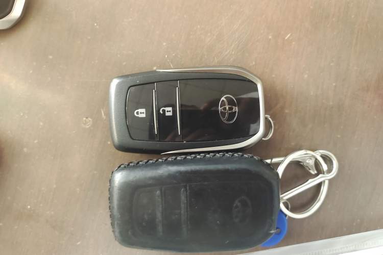 Used Toyota RAV4 2019 2.0L CVT 4x4 New Edition China VI Standard Vehicle Key