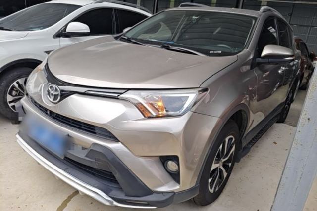 Used Toyota RAV4 2019 2.0L CVT Two-Wheel Drive Luxury Version China VI Standard
