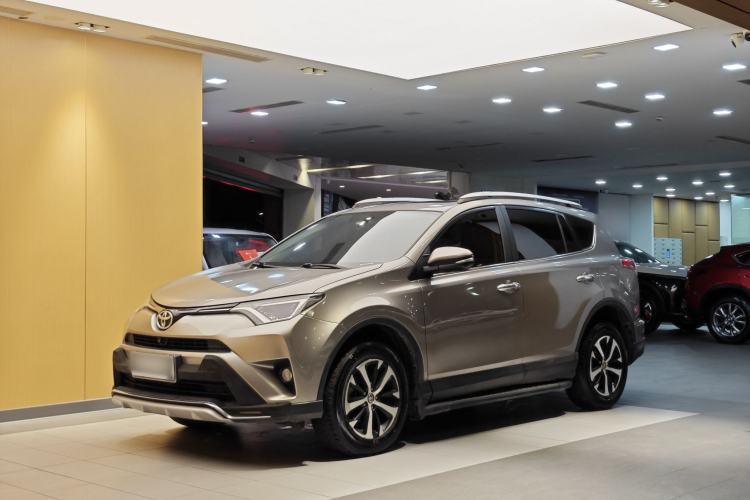 Used Toyota RAV4 2019 2.0L CVT Two-Wheel Drive Luxury Version China VI Standard Guazi used car, China used car export, Used car for sale, Used cars, Cheapest cars for sale