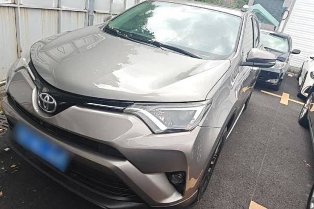 Used Toyota RAV4 2019 2.0L CVT Two-Wheel Drive Luxury Version China VI Standard