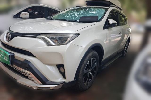 Used Toyota RAV4 2019 2.0L CVT Two-Wheel Drive Luxury Version China VI Standard