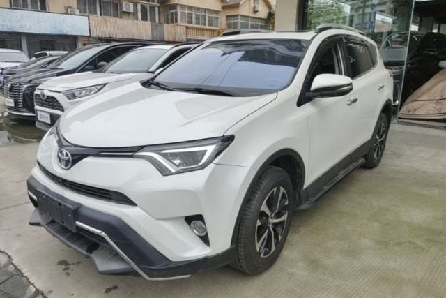 Used Toyota RAV4 2019 2.0L CVT Two-Wheel Drive ZhiShang Version China VI Standard