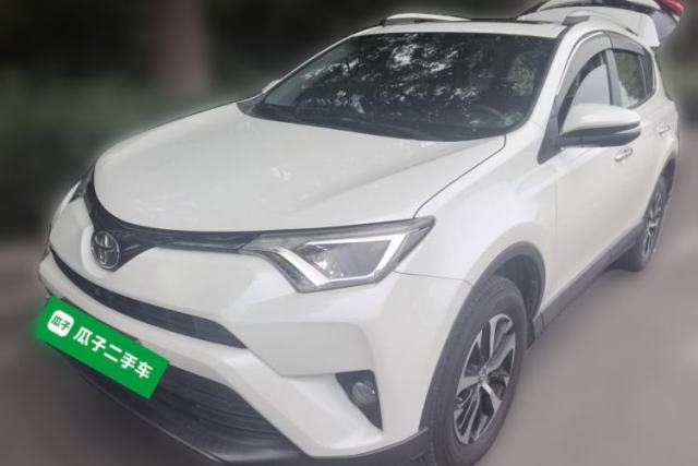 Used Toyota RAV4 2019 2.0L CVT Two-Wheel Drive Luxury Version China VI Standard