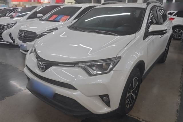 Used Toyota RAV4 2019 2.0L CVT Two-Wheel Drive Luxury Version China VI Standard