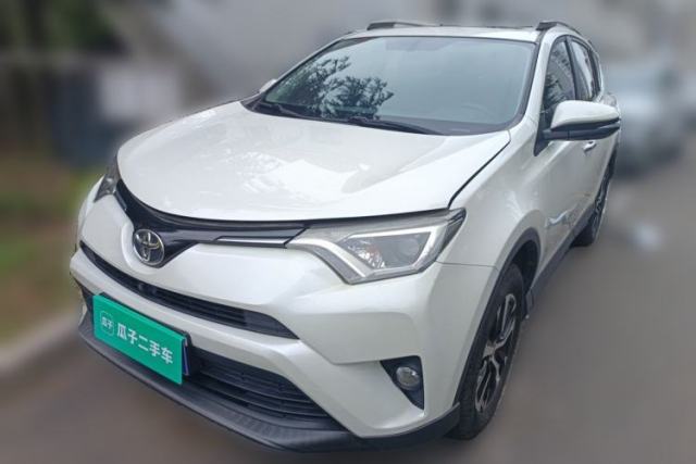 Used Toyota RAV4 2019 2.0L CVT Two-Wheel Drive Luxury Version China VI Standard