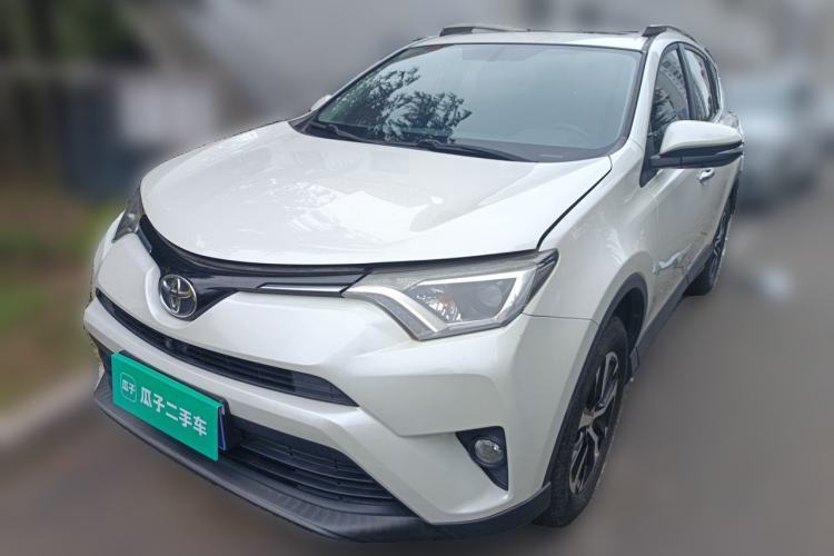 Used Toyota RAV4 2019 2.0L CVT Two-Wheel Drive Luxury Version China VI Standard Guazi used car, China used car export, Used car for sale, Used cars, Cheapest cars for sale