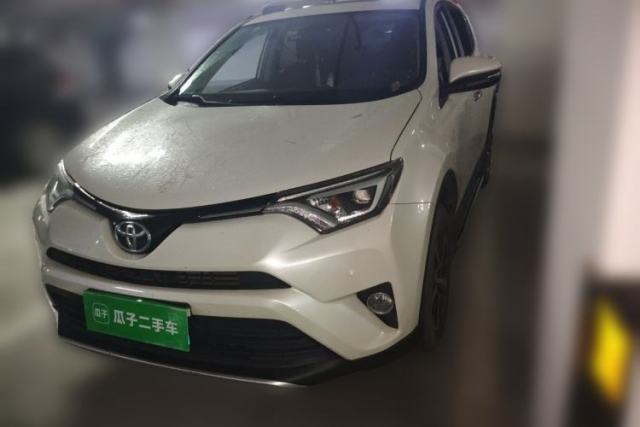 Used Toyota RAV4 2019 2.0L CVT Two-Wheel Drive ZhiShang Version China VI Standard