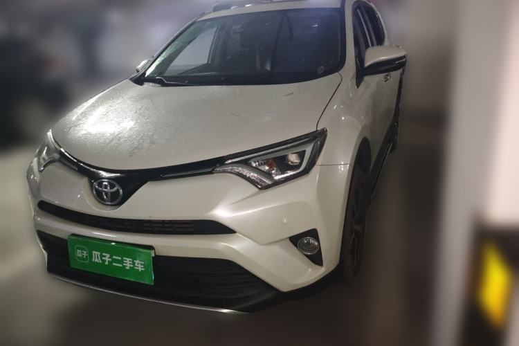 Used Toyota RAV4 2019 2.0L CVT Two-Wheel Drive ZhiShang Version China VI Standard Guazi used car, China used car export, Used car for sale, Used cars, Cheapest cars for sale