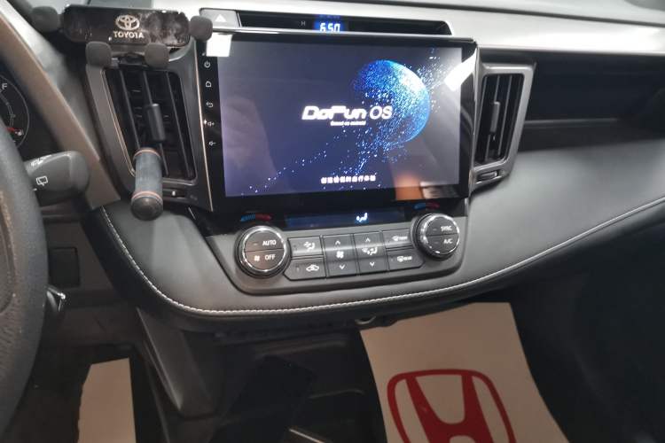 Used Toyota RAV4 2019 2.0L CVT Two-Wheel Drive Pioneer Edition China V Standard Audio And AC Panel