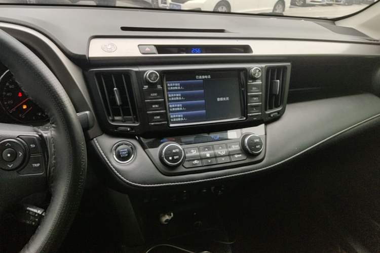 Used Toyota RAV4 2019 2.0L CVT Two-Wheel Drive ZhiShang Version China VI Standard Audio And AC Panel