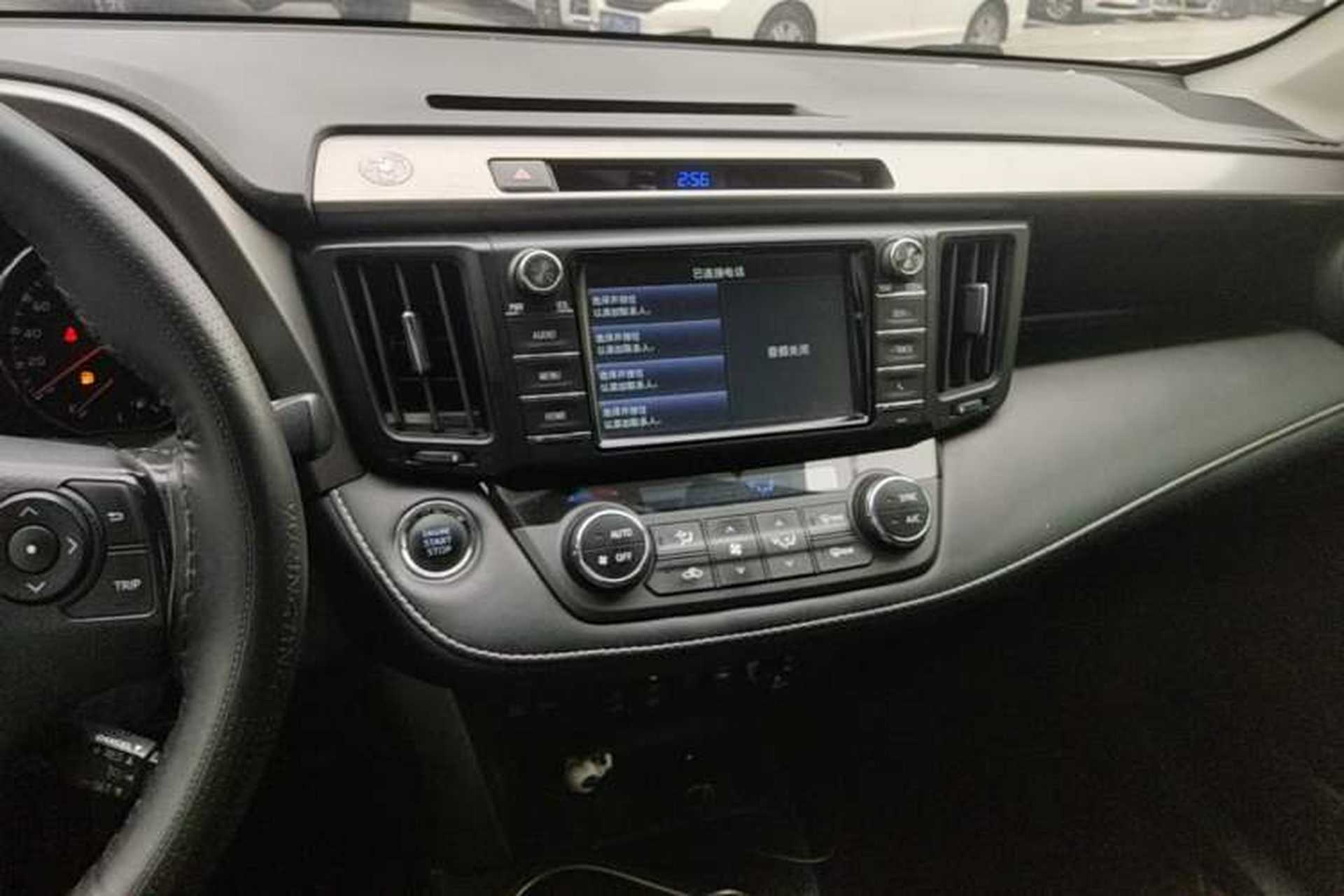Used Toyota RAV4 2019 2.0L CVT Two-Wheel Drive ZhiShang Version China VI Standard Audio And AC Panel