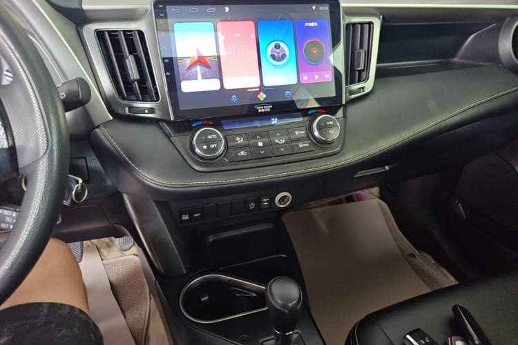Used Toyota RAV4 2019 2.0L CVT Two-Wheel Drive Pioneer Edition China VI Standard Audio And AC Panel