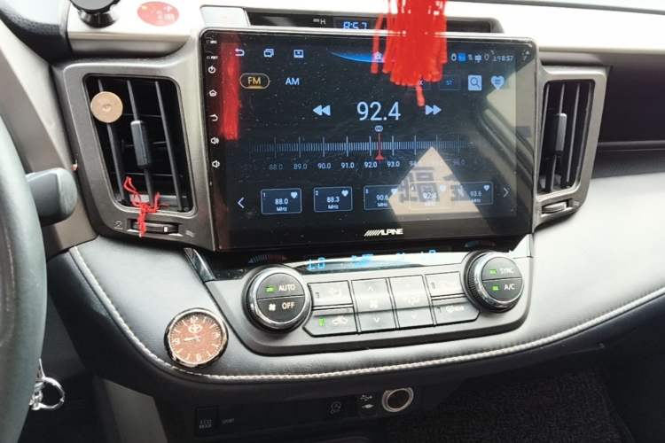 Used Toyota RAV4 2019 2.0L CVT Two-Wheel Drive Pioneer Edition China VI Standard Audio And AC Panel
