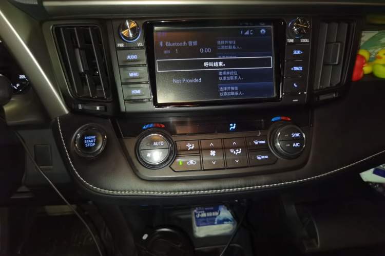Used Toyota RAV4 2019 2.0L CVT Two-Wheel Drive Fashion X Limited Edition China VI Standard Audio And AC Panel