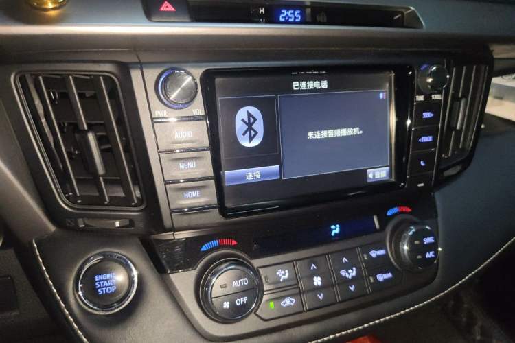 Used Toyota RAV4 2019 2.0L CVT Two-Wheel Drive Luxury Version China VI Standard Audio And AC Panel