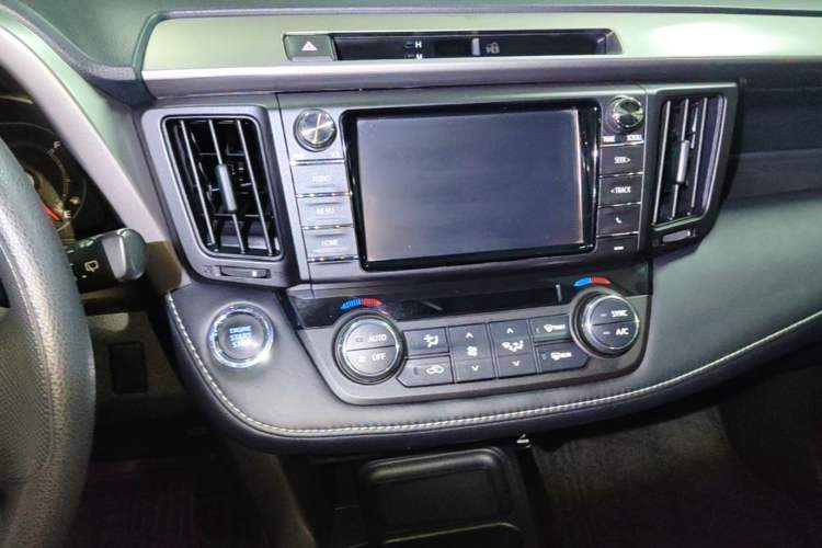 Used Toyota RAV4 2019 2.0L CVT Two-Wheel Drive Pioneer Edition China V Standard Audio And AC Panel