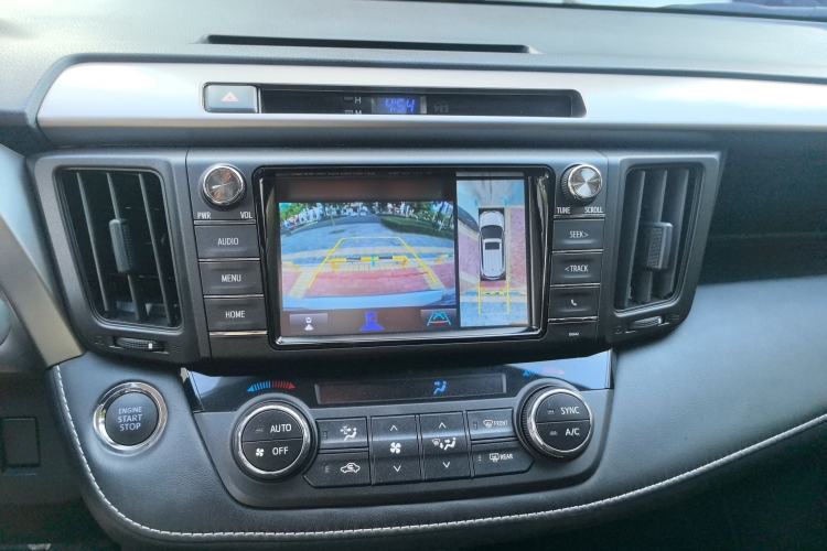 Used Toyota RAV4 2019 2.0L CVT Two-Wheel Drive Fashion X Limited Edition China VI Standard Audio And AC Panel