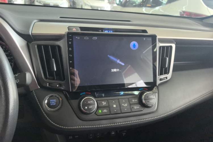 Used Toyota RAV4 2019 2.0L CVT Two-Wheel Drive ZhiShang Version China VI Standard Audio And AC Panel