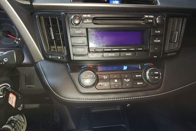 Used Toyota RAV4 2019 2.0L CVT Two-Wheel Drive Pioneer Edition China V Standard Audio And AC Panel