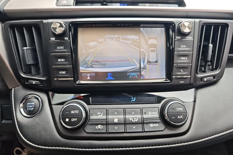 Used Toyota RAV4 2019 2.0L CVT Two-Wheel Drive Fashion X Limited Edition China VI Standard Audio And AC Panel
