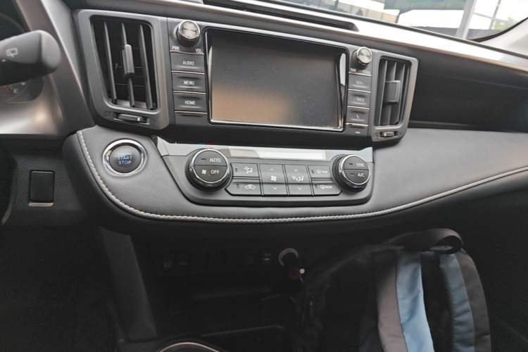 Used Toyota RAV4 2019 2.0L CVT Two-Wheel Drive Pioneer Edition China V Standard Audio And AC Panel