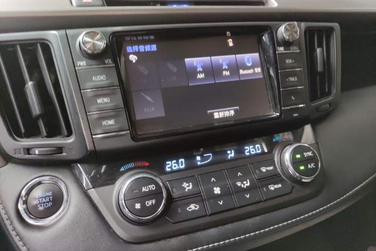 Used Toyota RAV4 2019 2.0L CVT Two-Wheel Drive Fashion X Limited Edition China VI Standard Audio And AC Panel