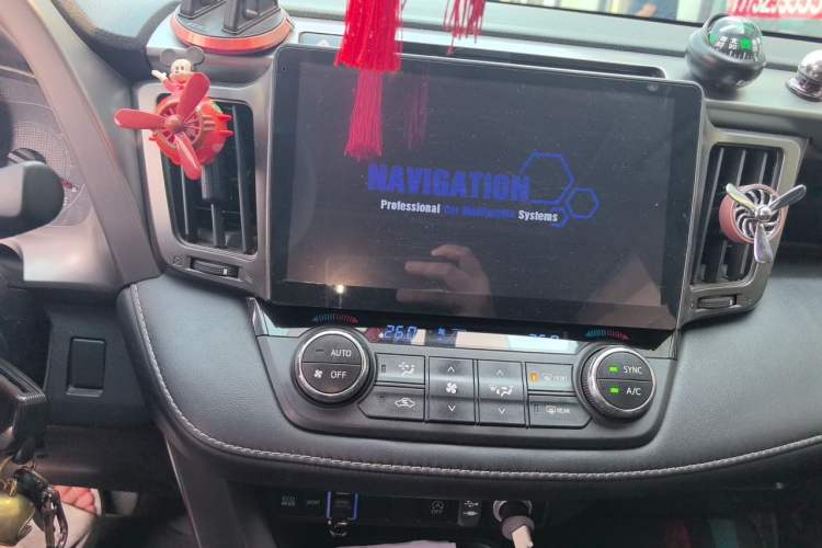 Used Toyota RAV4 2019 2.0L CVT Two-Wheel Drive Pioneer Edition China VI Standard Audio And AC Panel