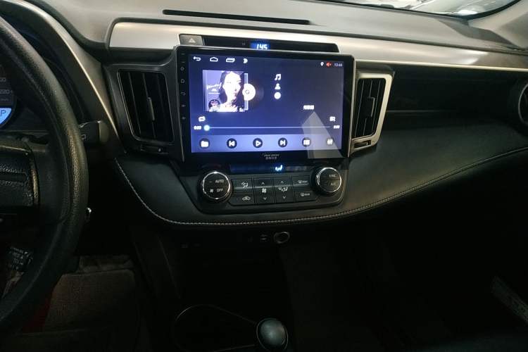 Used Toyota RAV4 2019 2.0L CVT Two-Wheel Drive Pioneer Edition China VI Standard Audio And AC Panel