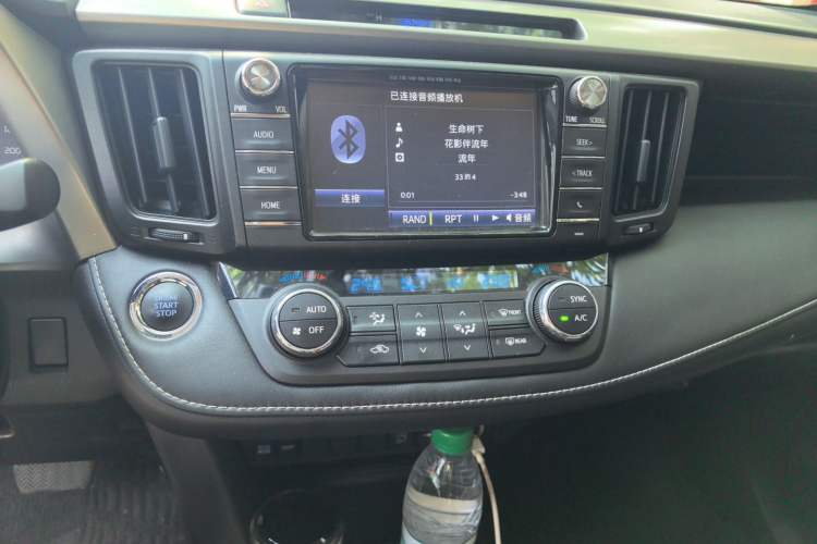 Used Toyota RAV4 2019 2.0L CVT Two-Wheel Drive Fashion X Limited Edition China VI Standard Audio And AC Panel
