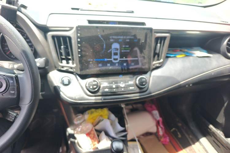 Used Toyota RAV4 2019 2.0L CVT Two-Wheel Drive Fashion X Limited Edition China VI Standard Audio And AC Panel