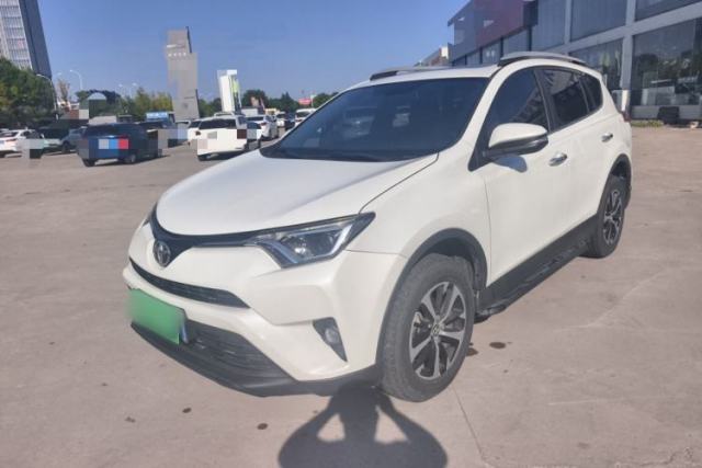 Used Toyota RAV4 2019 2.0L CVT Two-Wheel Drive Luxury Version China VI Standard