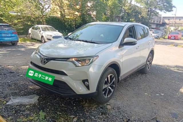 Used Toyota RAV4 2019 2.0L CVT Two-Wheel Drive Pioneer Edition China VI Standard