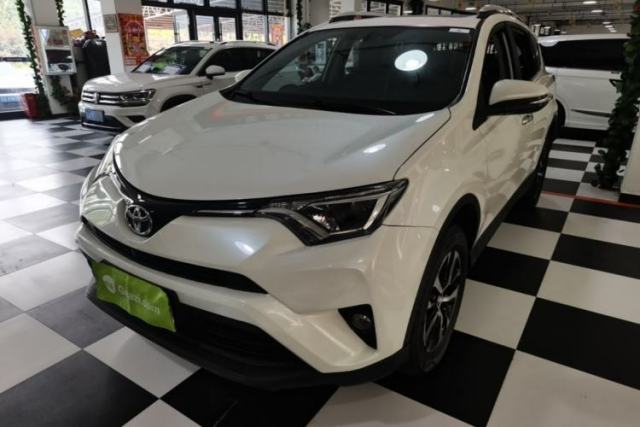 Used Toyota RAV4 2019 2.0L CVT Two-Wheel Drive Luxury Version China VI Standard