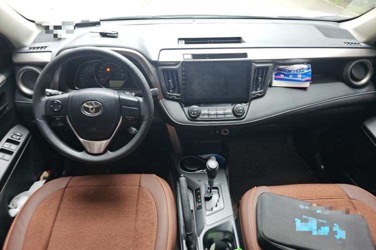 Used Toyota RAV4 2019 2.0L CVT Two-Wheel Drive Pioneer Edition China V Standard Center Console