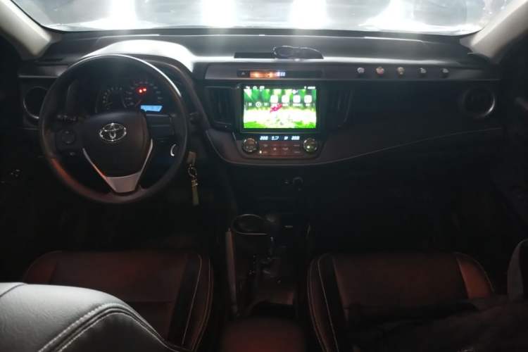 Used Toyota RAV4 2019 2.0L CVT Two-Wheel Drive Pioneer Edition China V Standard Center Console