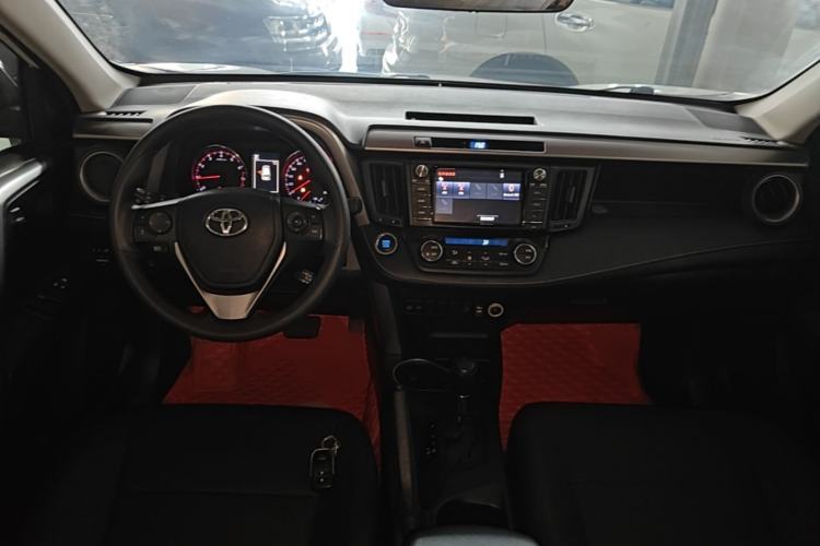 Used Toyota RAV4 2019 2.0L CVT Two-Wheel Drive Fashion X Limited Edition China V Standard Center Console
