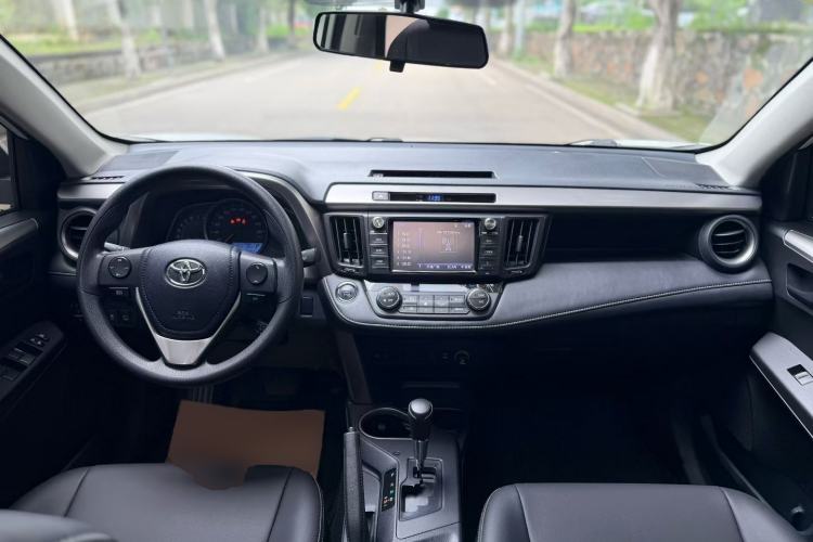 Used Toyota RAV4 2019 2.0L CVT Two-Wheel Drive Pioneer Edition China V Standard Center Console