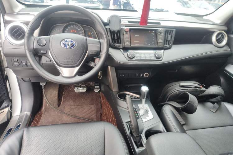 Used Toyota RAV4 2019 2.0L CVT Two-Wheel Drive Pioneer Edition China V Standard Center Console