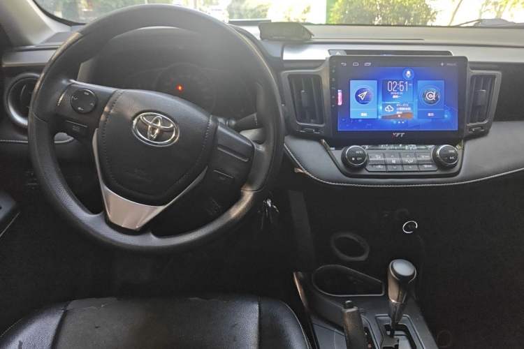 Used Toyota RAV4 2019 2.0L CVT Two-Wheel Drive Pioneer Edition China V Standard Center Console