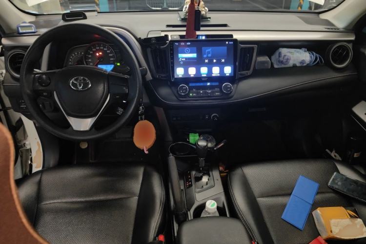 Used Toyota RAV4 2019 2.0L CVT Two-Wheel Drive Pioneer Edition China V Standard Center Console