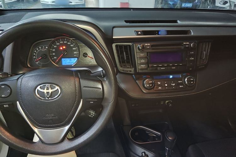 Used Toyota RAV4 2019 2.0L CVT Two-Wheel Drive Pioneer Edition China V Standard Center Console