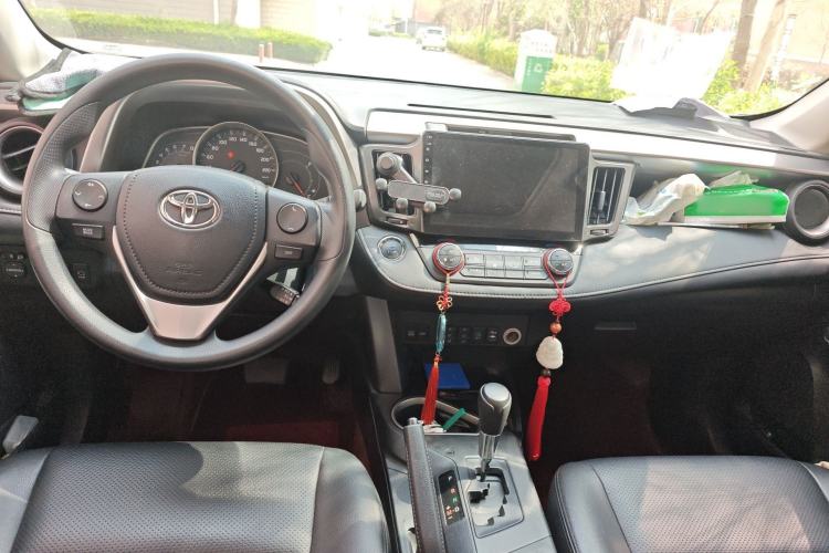 Used Toyota RAV4 2019 2.0L CVT Two-Wheel Drive Pioneer Edition China V Standard Center Console