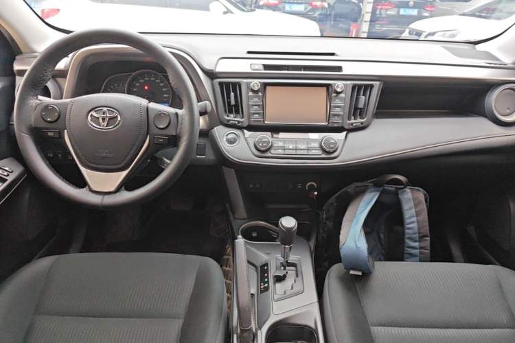 Used Toyota RAV4 2019 2.0L CVT Two-Wheel Drive Pioneer Edition China V Standard Center Console