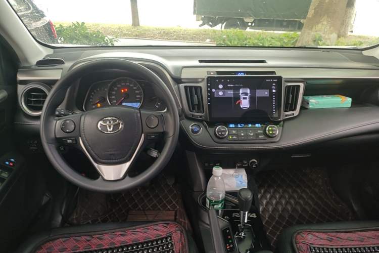 Used Toyota RAV4 2019 2.0L CVT Two-Wheel Drive Pioneer Edition China V Standard Center Console